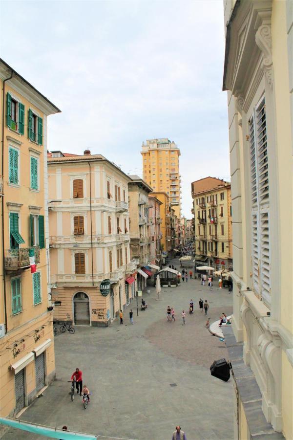 You Stay "Main Street & Station" La Spezia Exterior photo